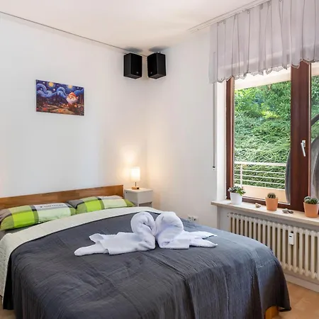 아파트 Der Zwergenbau *